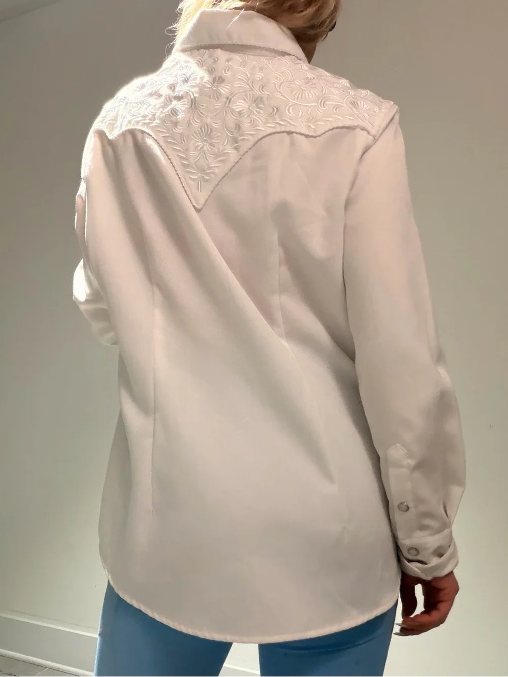Vintage Panhandle Slim White Floral Embroidered Pearl Snap Shirt - Picture 3 of 15